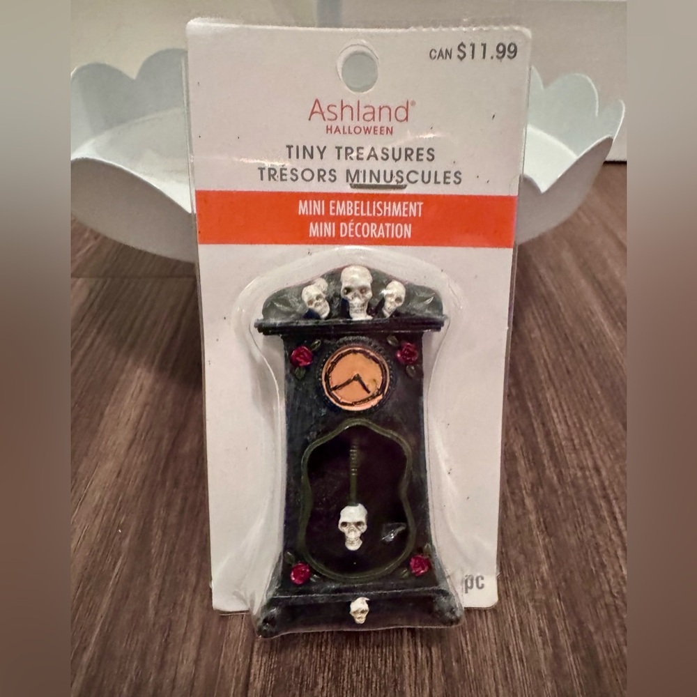 Ashland Tiny Treasures Halloween Clock Decor